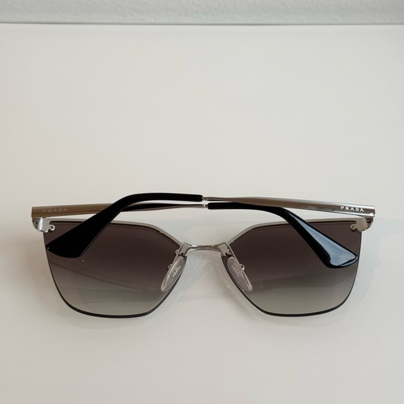 Prada Catwalk SPR 68T polarized black / silver Sunglasses 1BC-500 140 2N, cateye - Picture 7 of 12